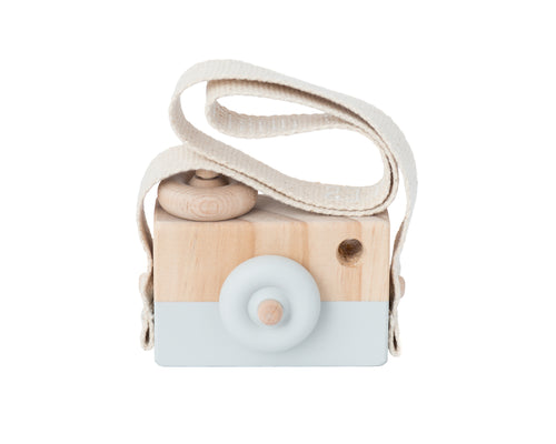 Behind_The_Trees_Wooden_Camera_Light_Grey