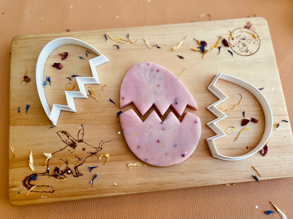 Beadie Bug Play - Bio Dough Cutter - Hatching Egg with Chick