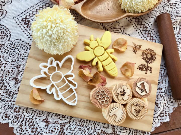 Beadie Bug Play Playdough Board - Bee and Sunflower