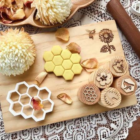 Beadie Bug Play - Bio Dough Cutter - Seahorse