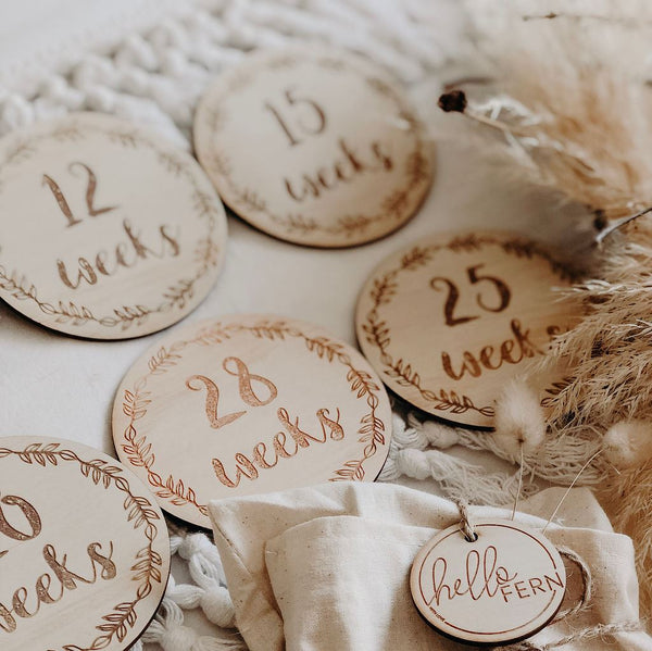 Hello Fern Wooden Pregnancy Milestone Disc Set - Wreath