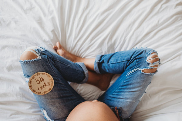 Hello Fern Wooden Pregnancy Milestone Disc Set - Wreath