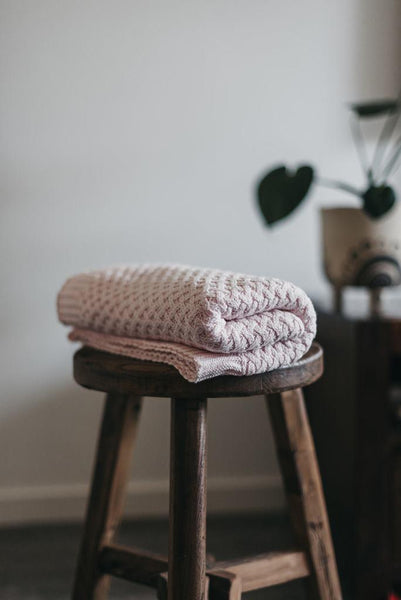 Snuggle Hunny Diamond Knit Blanket - Blush Pink