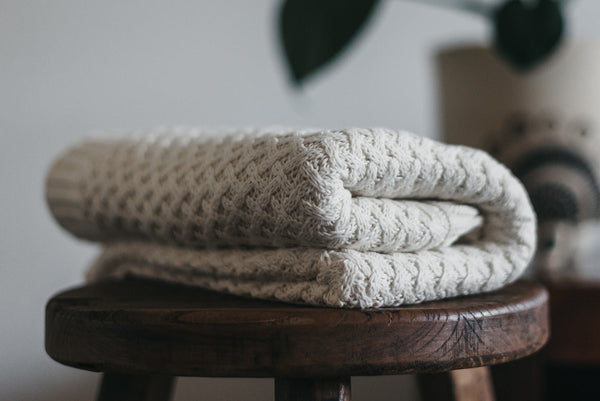 Snuggle Hunny Diamond Knit Blanket - Cream