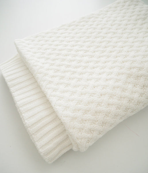 Snuggle Hunny Diamond Knit Blanket - White