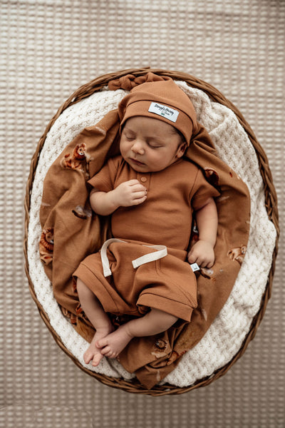 Snuggle Hunny Short Sleeve Organic Bodysuit - Chestnut