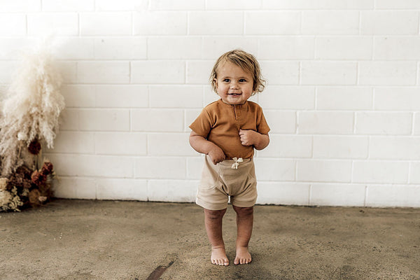Snuggle Hunny Short Sleeve Organic Bodysuit - Chestnut