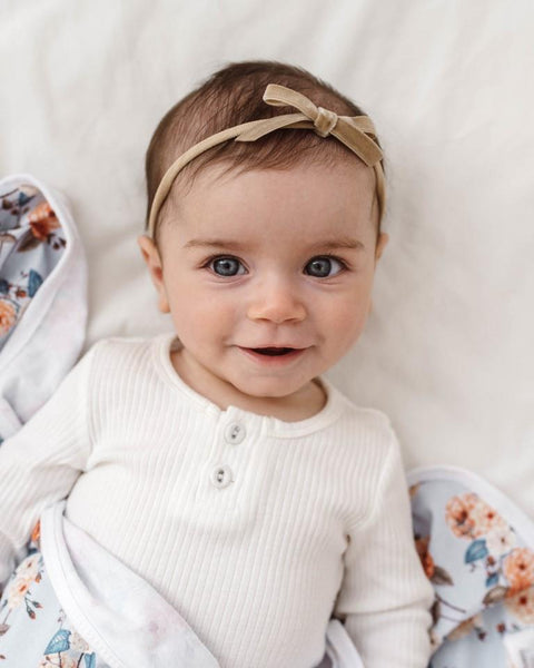 Snuggle Hunny Petite Velvet Bows - Pebble