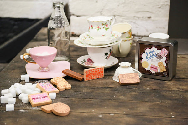 Make_Me_Iconic_Wooden_Cookie_Set