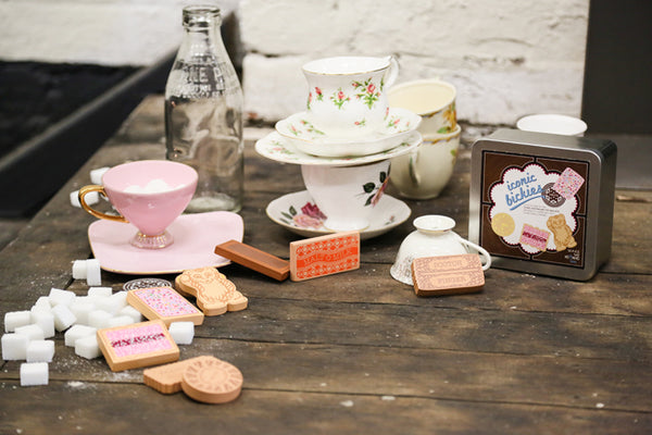 Make_Me_Iconic_Wooden_Cookie_Set